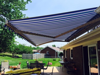 Picture of retractable awning
